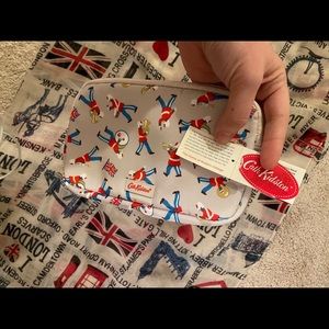 London Scarf & Gadget Case